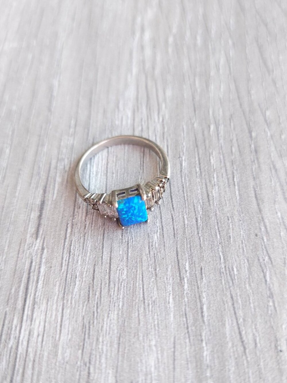 Silver Ring with Blue Sparkly Center Stone - Size 9